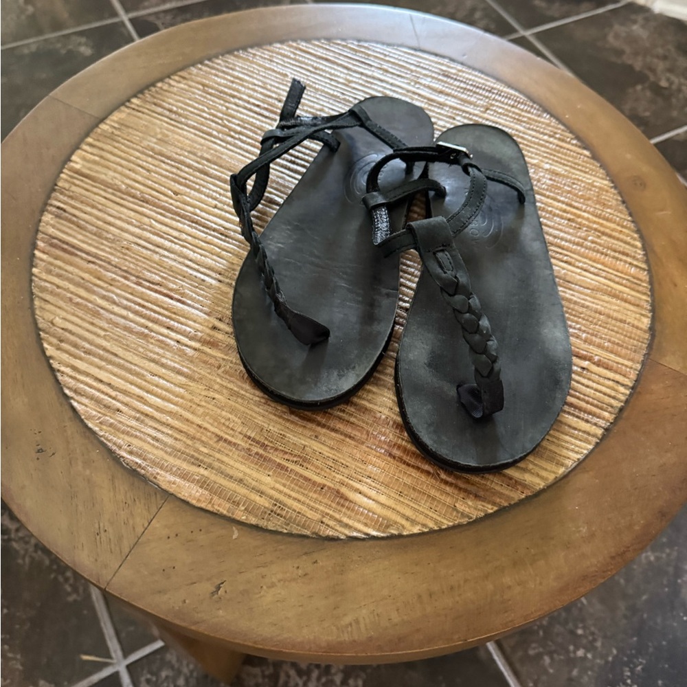 Gently Worn Rainbow T-Street Black Braided Sandals Size Small (5 - 6 1/2)